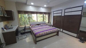 Master Bedroom in 3 BHK Apartment at Goregaon West – for Rent