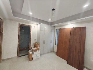 Room in 4 BHK Builder Floor at Sector 4 – for Sale