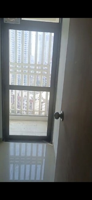 Room in 1 BHK Apartment at Lodha Vista, Lower Parel – for Rent