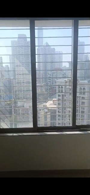 Room in 1 BHK Apartment at Lodha Vista, Lower Parel – for Rent