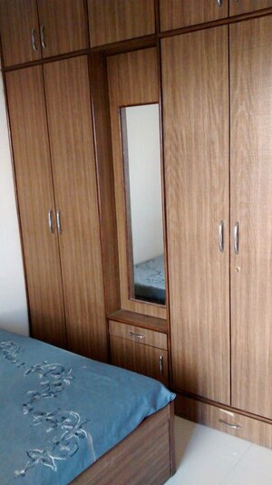 Furnished Amenities in 2 BHK Apartment at Jarvari Apartment, Pimple Saudagar – for Rent