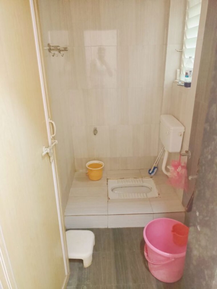 Bathroom, swastik-pride-homes 2 Bedroom 890 Sq.Ft. Apartment In Rahatani Pune 10606504