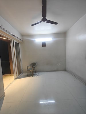 Room in 2 BHK Apartment at Akshar Alvario, Seawoods – for Rent