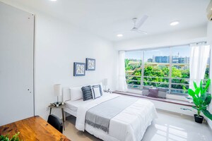 Bedroom in 2.5 BHK Apartment at Oberoi Realty Splendor, Andheri East – for Sale