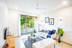 Living Room in 2.5 BHK Apartment at Oberoi Realty Splendor, Andheri East – for Sale