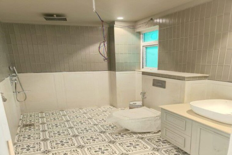 Bathroom, sector 4 3 Bedroom 2250 Sq.Ft. Builder Floor In Sector 4 Gurgaon 10606520