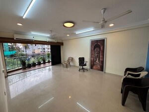 3 BHK Apartment For Rent in Dheeraj Devika, Bandra West