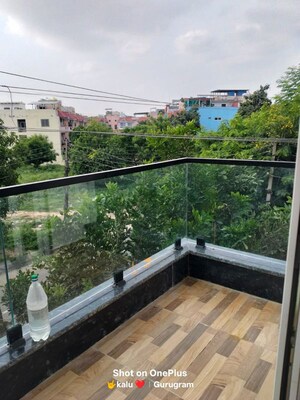 Balcony in Studio Builder Floor at Sector 40 – for Rent