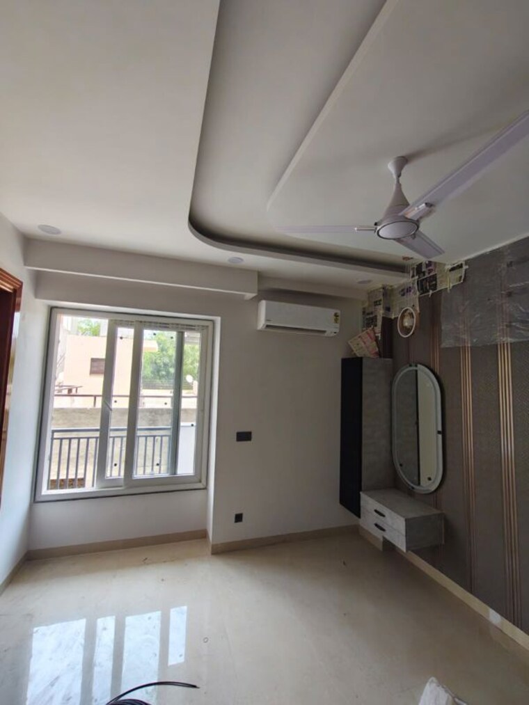 Room, sector 7 3 Bedroom 2250 Sq.Ft. Builder Floor In Sector 7 Gurgaon 10606549