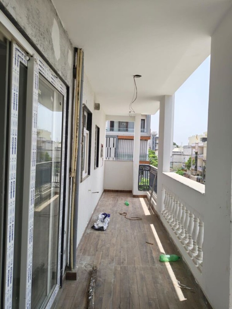 Balcony, sector 7 3 Bedroom 2250 Sq.Ft. Builder Floor In Sector 7 Gurgaon 10606549