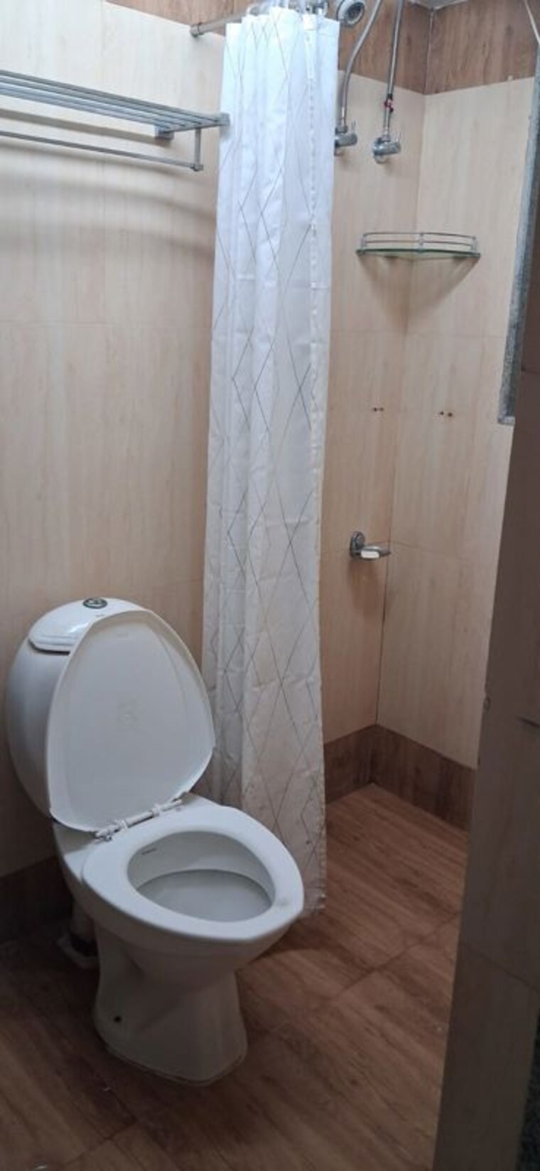 Bathroom, lokhandwala-harmony 4 Bedroom 1600 Sq.Ft. Apartment In Worli Mumbai 10606551