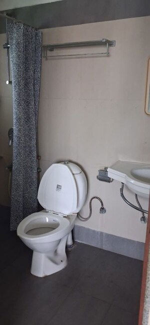 Bathroom in 4 BHK Apartment at Lokhandwala Harmony, Worli – for Rent