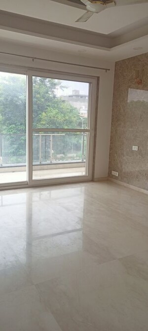 Room in 3 BHK Builder Floor at Mohit House, Sushant Lok I – for Rent