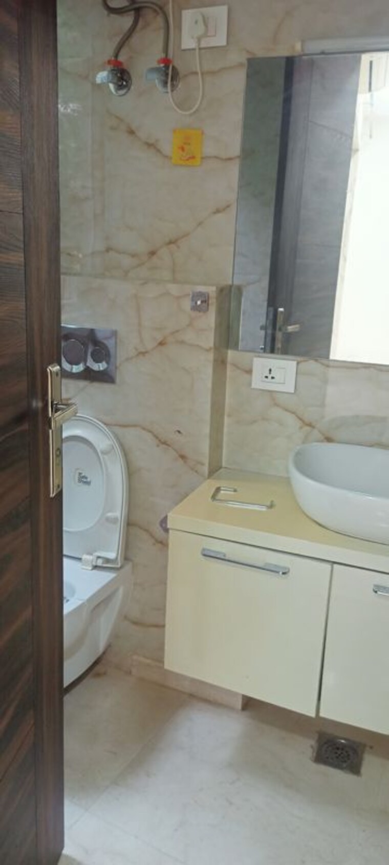 Bathroom, mohit-house 3 Bedroom 2700 Sq.Ft. Builder Floor In Sushant Lok I Gurgaon 10606557