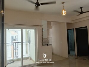 Room in 2 BHK Apartment at Amrapali Dream Valley – for Rent