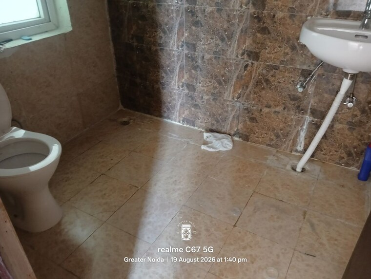Bathroom, amrapali dream valley 2 Bedroom 805 Sq.Ft. Apartment In Amrapali Dream Valley Greater Noida 10606560