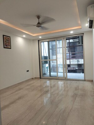 Room in 3 BHK Builder Floor at Ansal Sushant Lok I, Sector 43 – for Rent
