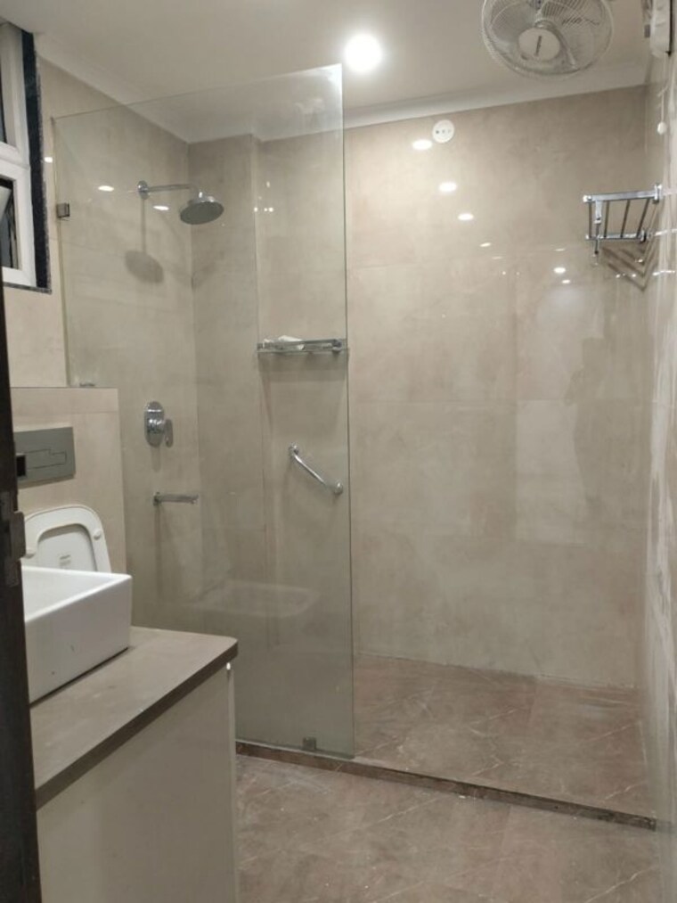 Bathroom, ansal-sushant-lok-i 3 Bedroom 2700 Sq.Ft. Builder Floor In Sector 43 Gurgaon 10606566
