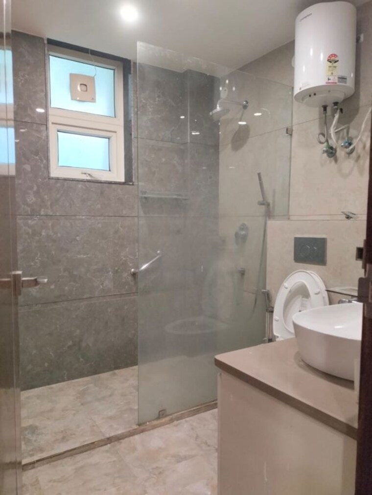 Bathroom, ansal-sushant-lok-i 3 Bedroom 2700 Sq.Ft. Builder Floor In Sector 43 Gurgaon 10606566