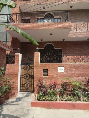 6 BHK Independent House – Exterior View View at Green Park Extension - for Sale