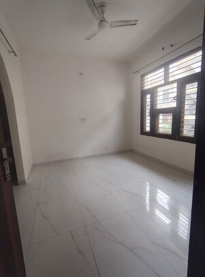 Room in 2 BHK Apartment at Highland Park Chandigarh, Bhabat – for Rent