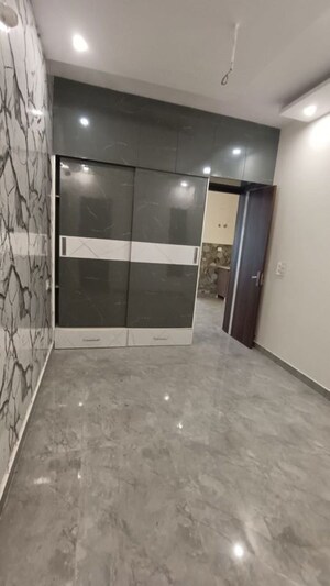Room in 2 BHK Apartment at Highland Park Chandigarh, Bhabat – for Rent