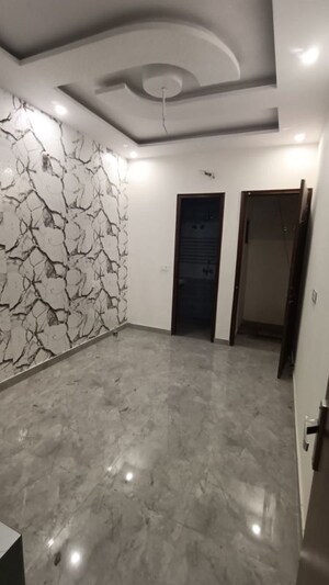 Room in 2 BHK Apartment at Highland Park Chandigarh, Bhabat – for Rent