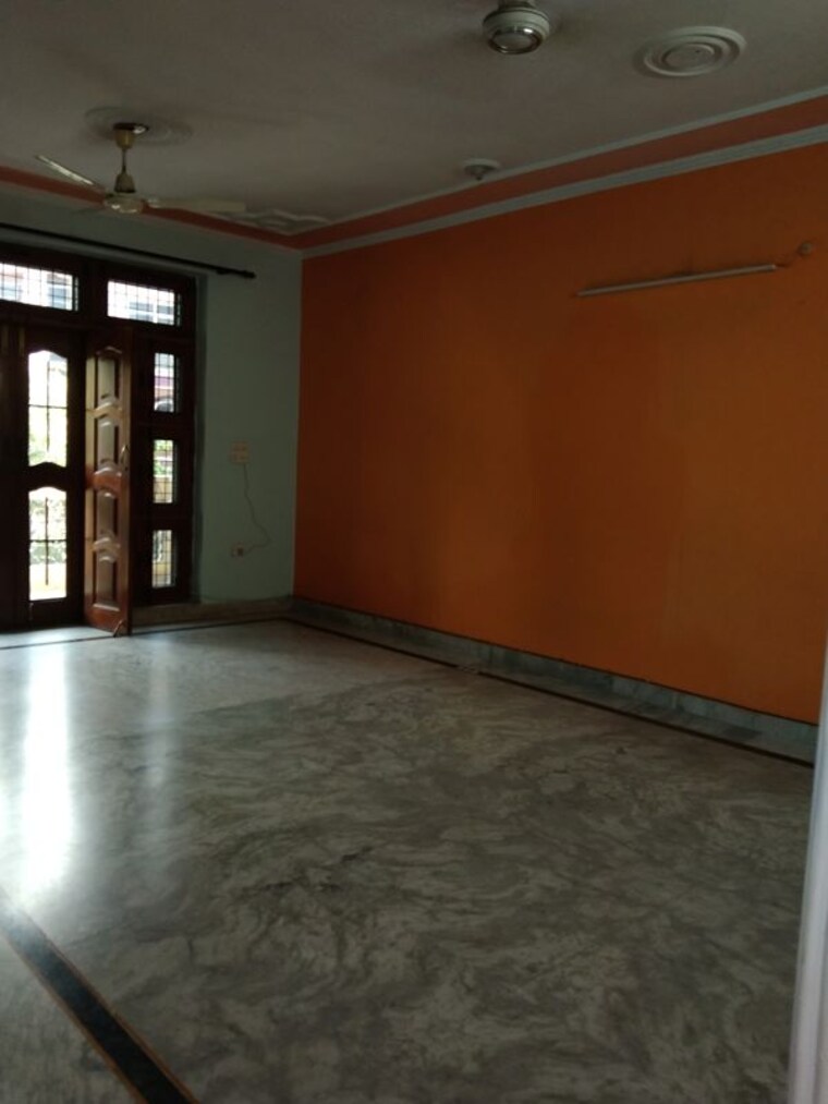 Room, sector 21 2.5 Bedroom 1200 Sq.Ft. Villa In Sector 21 Gurgaon 10606588