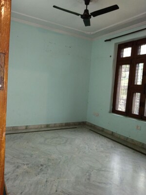 Room in 2.5 BHK Villa at Sector 21 – for Rent