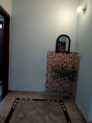 Furnished Amenities in 2.5 BHK Villa at Sector 21 – for Rent