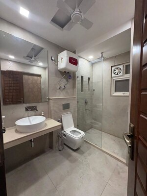 Team Area in 3 BHK Builder Floor at Sushant Lok I – for Rent