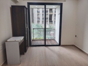 Room in 2 BHK Apartment at Lodha Elisium, Wadala – for Rent