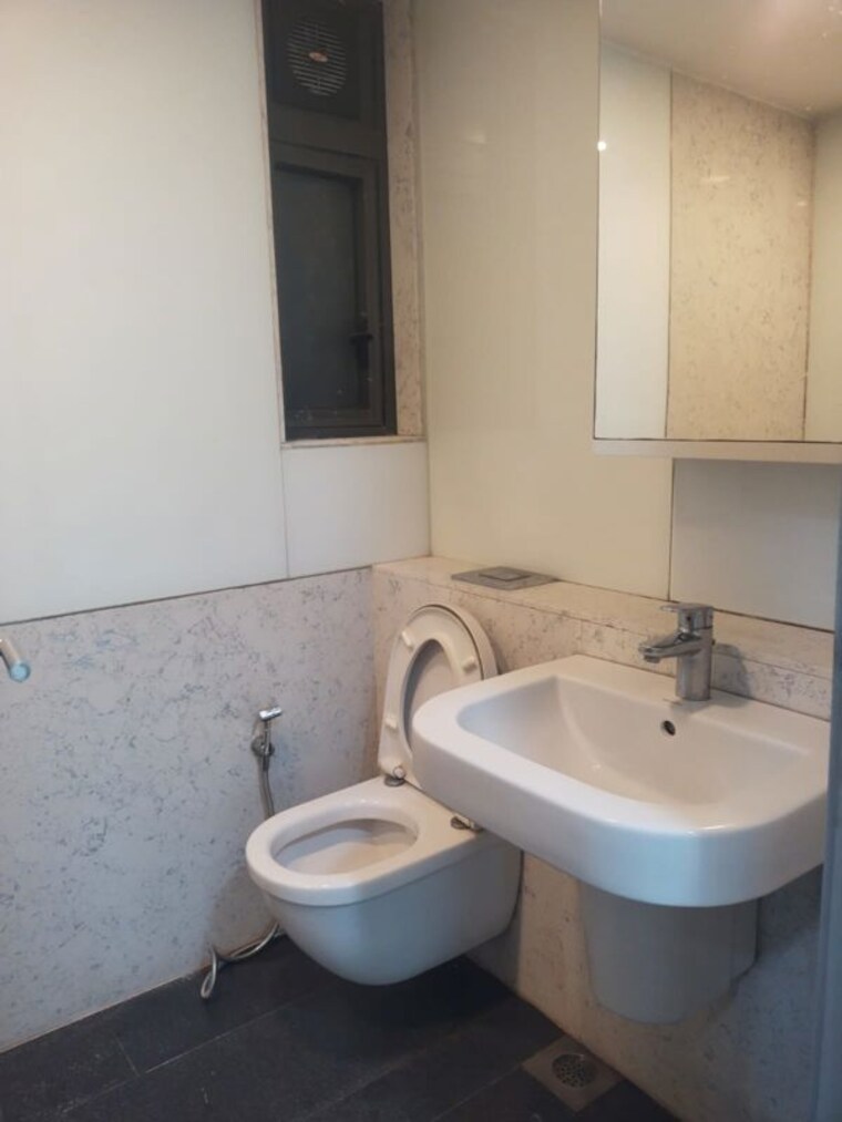 Bathroom, lodha-elisium 2 Bedroom 780 Sq.Ft. Apartment In Wadala Mumbai 10606599