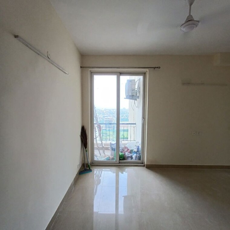 Room, amrapali-leisure-park 3.5 Bedroom 1045 Sq.Ft. Apartment In Amrapali Leisure Valley Greater Noida 10606527