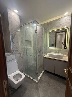 Bathroom in 3 BHK Builder Floor at Dlf Phase ii – for Rent