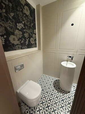 Bathroom in 3 BHK Builder Floor at Dlf Phase ii – for Rent