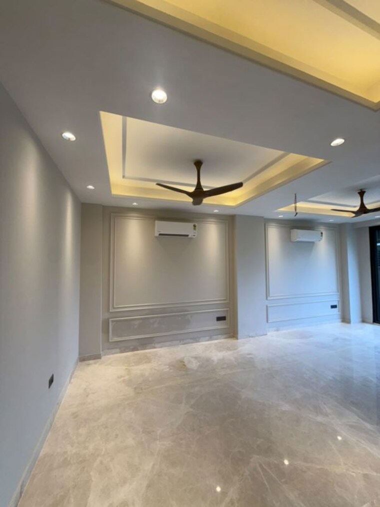 Room, dlf phase ii 3 Bedroom 215 Sq.Yd. Builder Floor In Dlf Phase ii Gurgaon 10606631