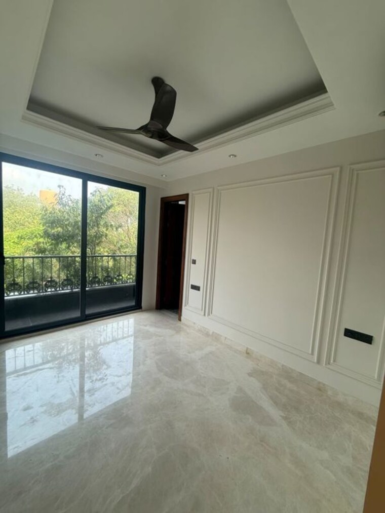 Room, dlf phase ii 3 Bedroom 215 Sq.Yd. Builder Floor In Dlf Phase ii Gurgaon 10606631