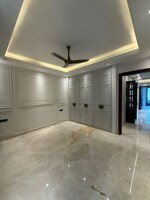 3 BHK + Servant Room 215 Sq.Yd. Builder Floor in DLF Phase II