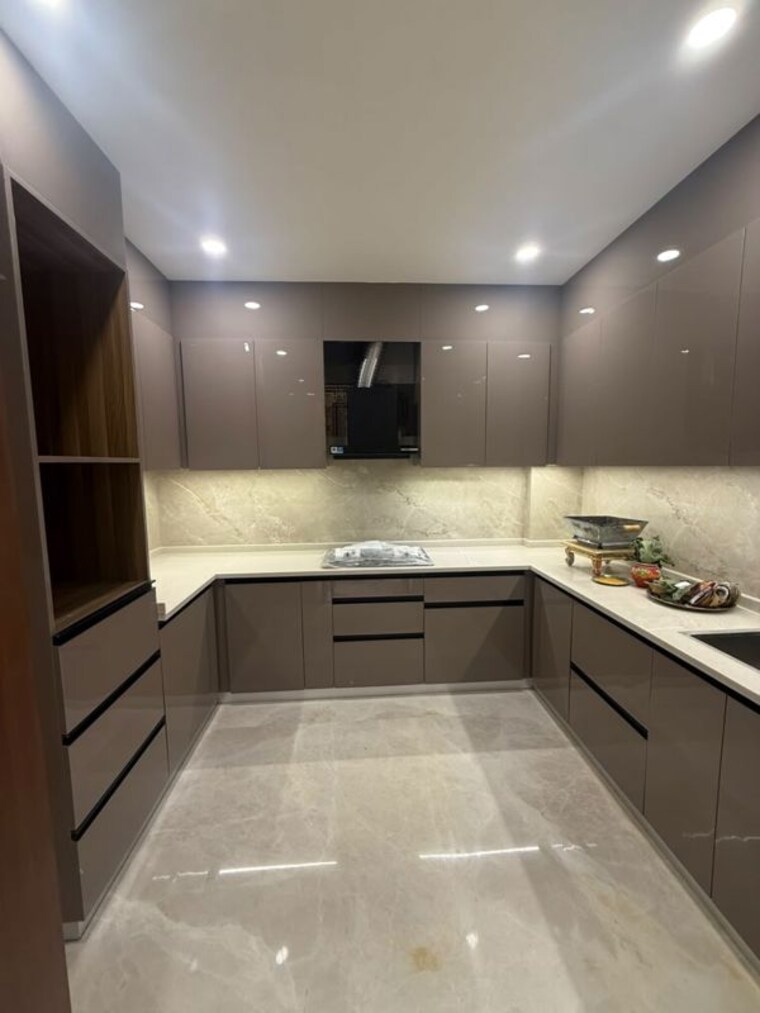 Kitchen, dlf phase ii 3 Bedroom 215 Sq.Yd. Builder Floor In Dlf Phase ii Gurgaon 10606631