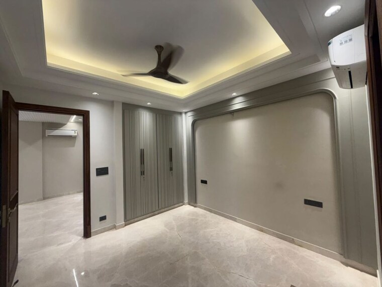 Room, dlf phase ii 3 Bedroom 215 Sq.Yd. Builder Floor In Dlf Phase ii Gurgaon 10606631