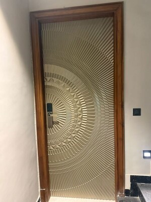 Building Lobby in 3 BHK Builder Floor at Dlf Phase ii – for Rent