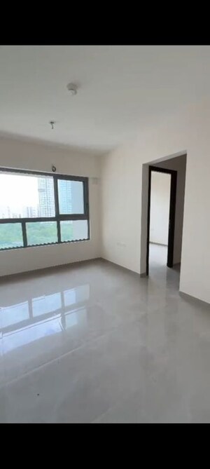 1 BHK Apartment For Rent in Metropolis Bayside, Kasarvadavali