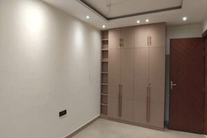 Room in 3 BHK Builder Floor at Sector 7 – for Sale