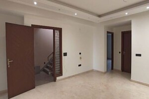 Room in 3 BHK Builder Floor at Sector 7 – for Sale