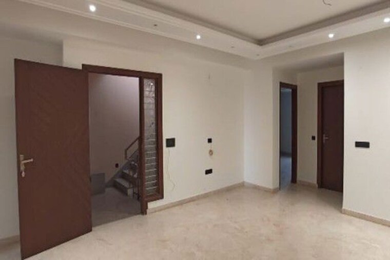 Room, sector 7 3 Bedroom 2250 Sq.Ft. Builder Floor In Sector 7 Gurgaon 10606610