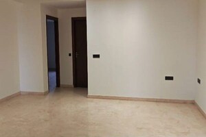 Room in 3 BHK Builder Floor at Sector 7 – for Sale