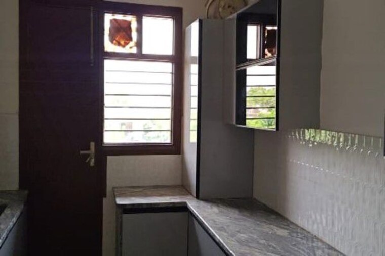 Room, sector 7 3 Bedroom 2250 Sq.Ft. Builder Floor In Sector 7 Gurgaon 10606610