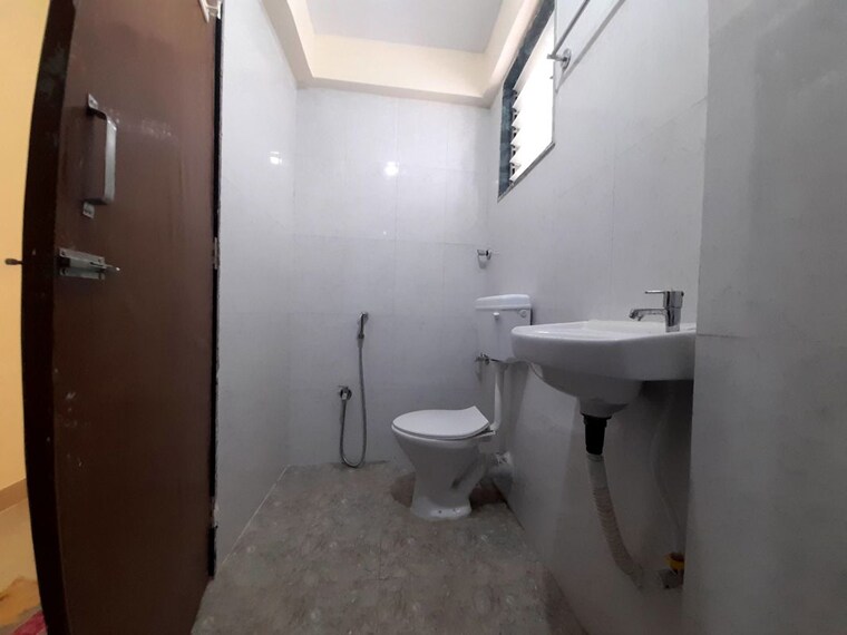 Bathroom, shiv-dham-apartment 2 Bedroom 900 Sq.Ft. Apartment In Goregaon East Mumbai 10605739