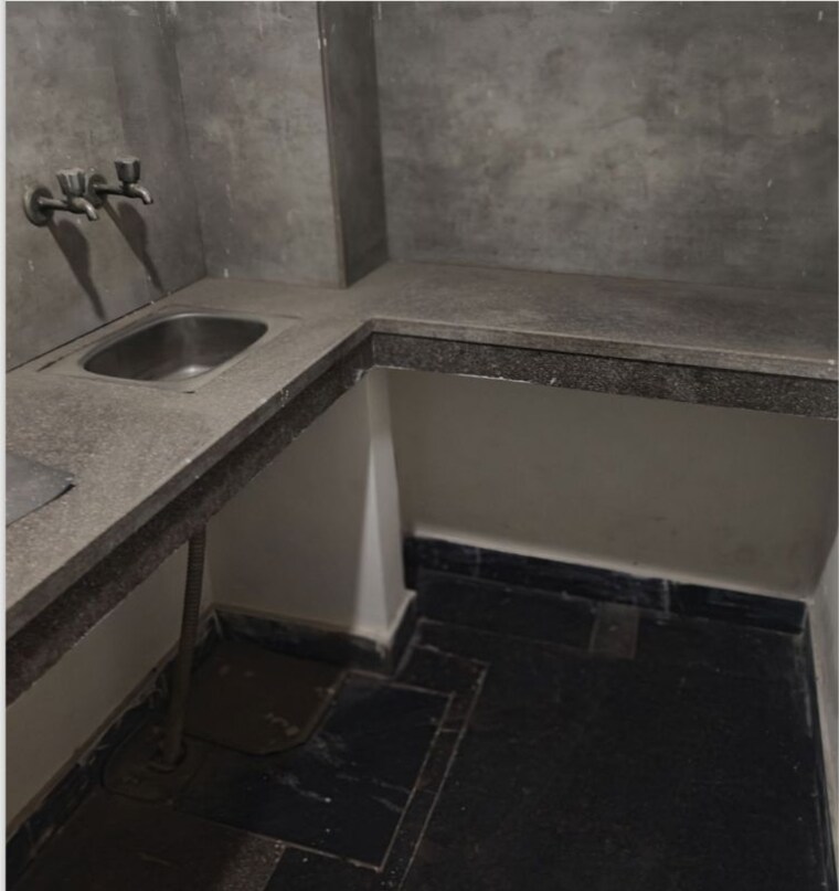 Kitchen, vipul-world-floors 1 RK 200 Sq.Ft. Builder Floor In Sector 48 Gurgaon 10605744